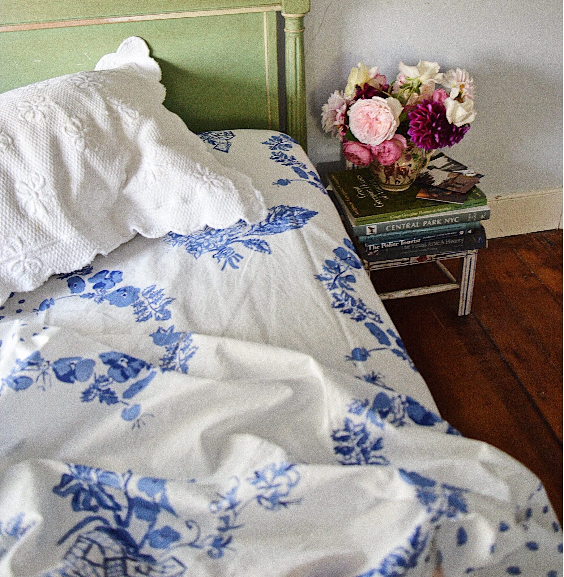 Lamartine Garden – Hydrangea Blue Bed Linens