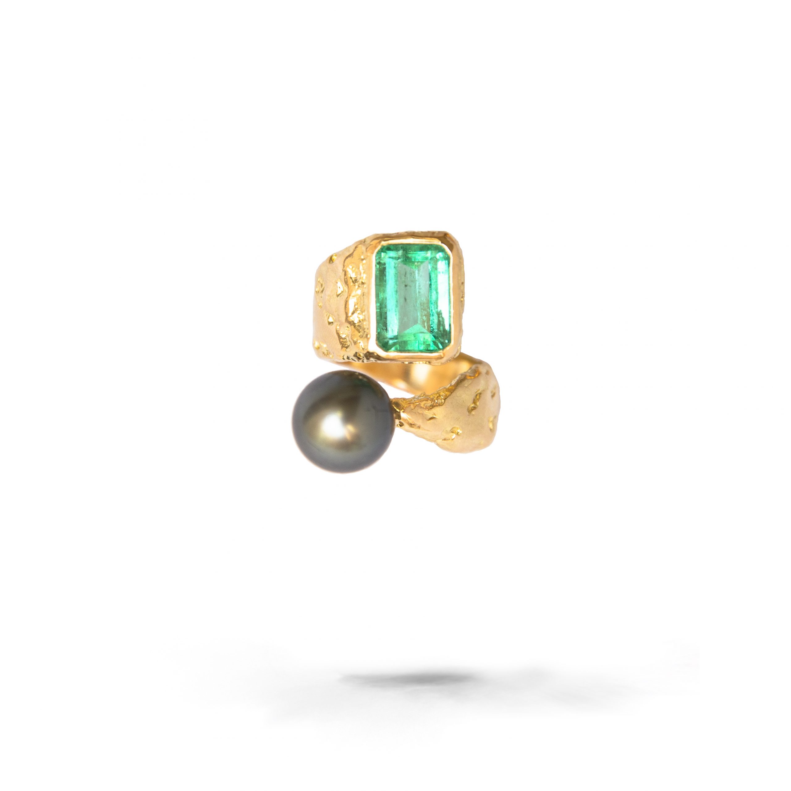 Rusticated Ring with Emerald and Black Tahitian Pearl